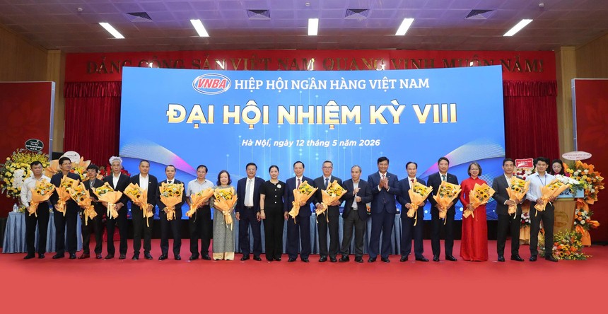 Đại hội đã bầu Hội đồng Hiệp hội gồm 15 thành viên. Trong đó, VietinBank đảm nhiệm vai trò Chủ tịch Hội đồng; Agribank, Vietcombank và MB giữ vị trí Phó Chủ tịch Hội đồng. Nguyên Phó Thống đốc Thường trực Link Vào Nhà Cái KL99 COM Tặng +199k 99Kl99 trực tiếp đá gà Đào Minh Tú đảm nhiệm chức vụ Phó Chủ tịch kiêm Tổng Thư ký.