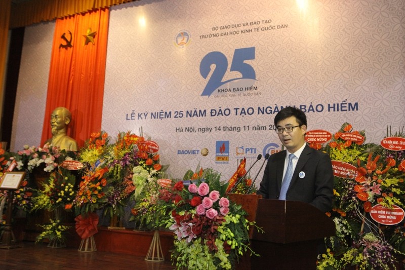 Ông Nguyễn Quang Hưng, cựu sinh viên, hiện là Phó tổng giám đốc Kl99kl phiên bản hoạt động Bảo Việt 