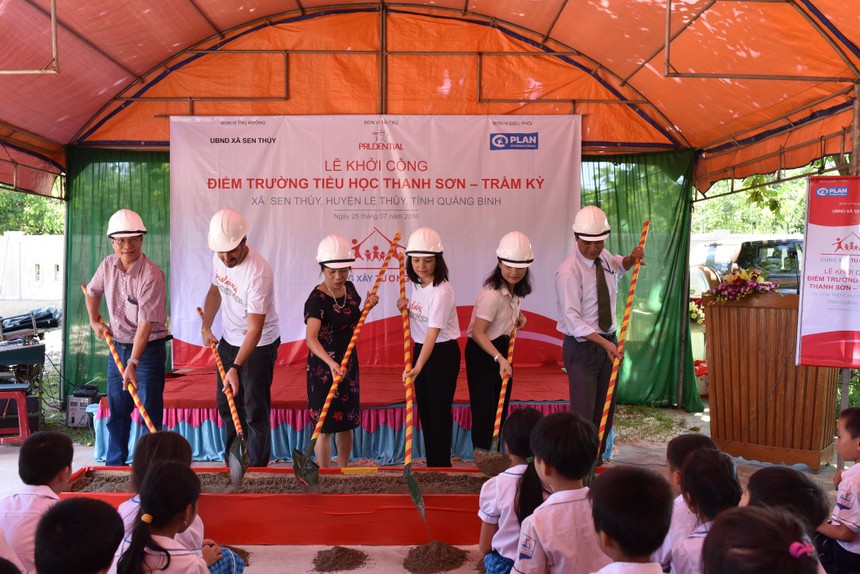 Prudential Kl99ok phiên bản mới hơn 2 tỷ đồng khởi động chương trình “Cùng xây tương lai” năm 2016   