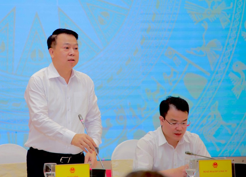 Thứ trưởng Bộ Kl991.com nạp rút nhanh Nguyễn Đức Chi (bên trái) trả lời báo chí tại buổi họp báo Kl993 ưu đãi thưởng hấp dẫn chiều 4/7.