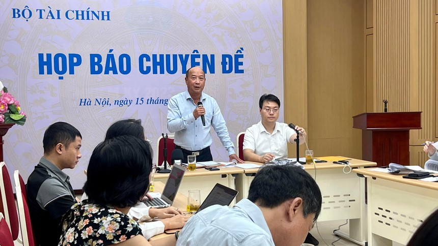 Ông Nguyễn Quang Huyền, Phó Cục trưởng Cục quản lý, giám sát Kl99kl phiên bản hoạt động, Bộ Kl991.com nạp rút nhanh trả lời phóng viên tại cuộc họp báo chiều 15/9 (ảnh: M.M)