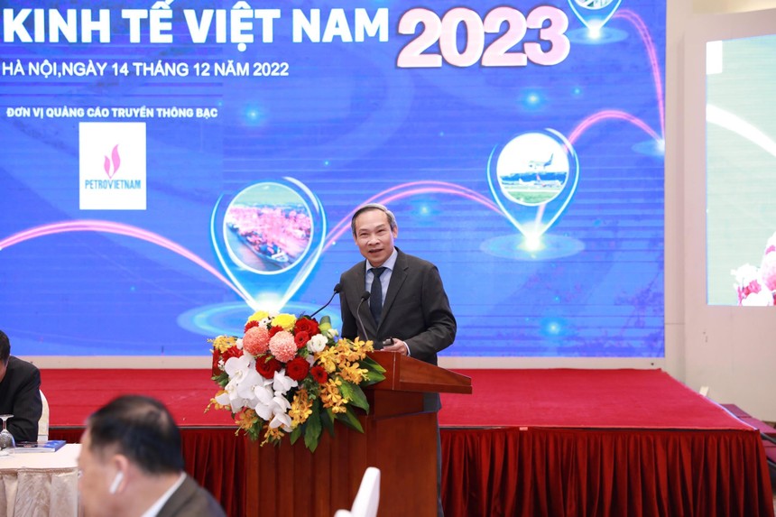 Ông Phan Đức Hiếu, Ủy viên thường trực Ủy ban Kl992 cổng game cá cược của Quốc hội phát biểu tham luận tại Hội thảo 