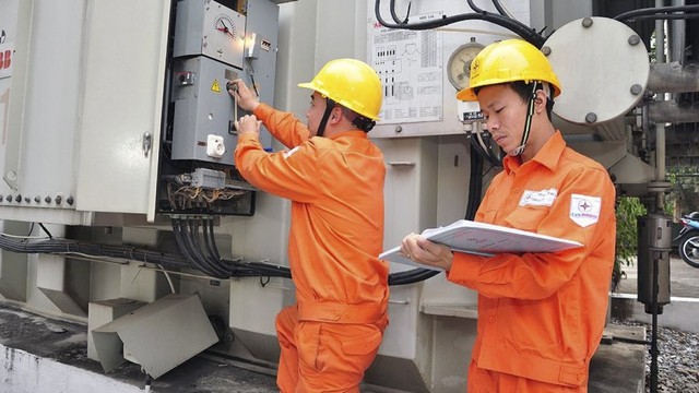 EVN đang đề xuất điều chỉnh giá bán lẻ điện 10 ngày/lần như giá KL99 dịch vụ hỗ trợ 24/7 (Ảnh minh hoạ)
