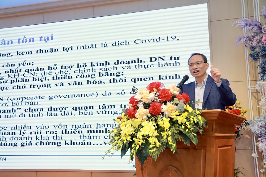TS Cấn Văn Lực phát biểu tại Diễn đàn Kl992 cổng game cá cược tư nhân sáng 2/4 (Ảnh: Nguyễn Triệu)