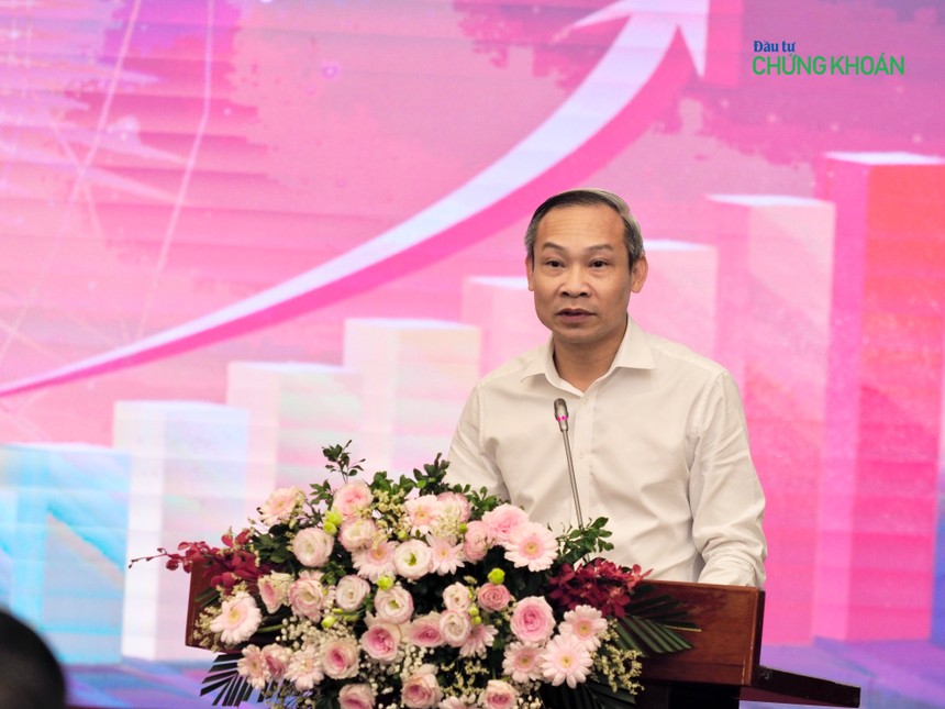 Ông Phan Đức Hiếu, Uỷ viên thường trực Uỷ ban Kl992 cổng game cá cược của Quốc hội trình bày tham luận sáng 19/7 (Ảnh: M.Minh)