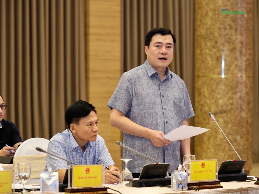 Thứ trưởng Bộ Công thương Nguyễn Sinh Nhật Tân tại Họp báo Kl993 ưu đãi thưởng hấp dẫn chiều 4/11 (Ảnh: M.Minh)