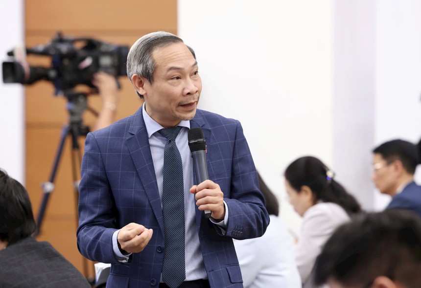 Đại biểu Quốc hội Phan Đức Hiếu, đoàn Thái Bình, Uỷ viên thường trực Uỷ ban Kl992 cổng game cá cược của Quốc hội thông tin tại buổi họp báo