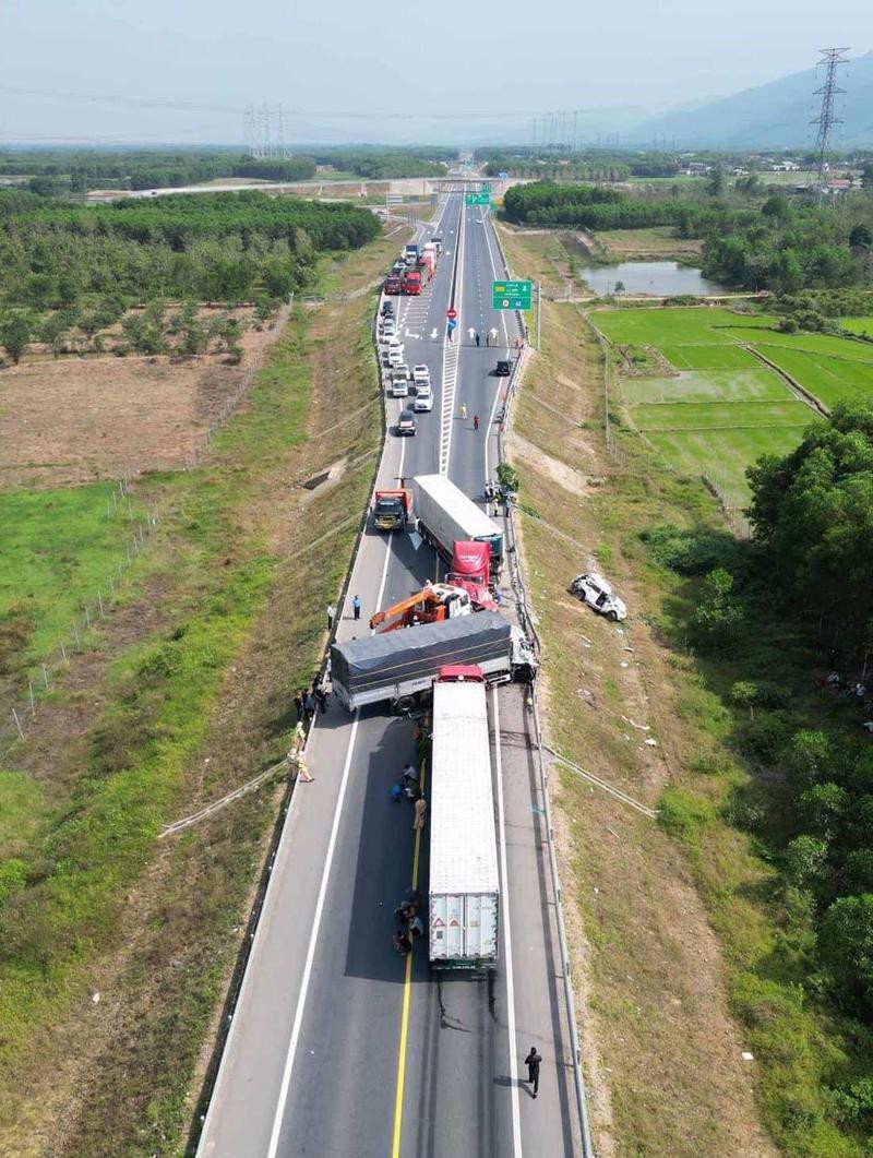 Sau vụ tai nạn KL99 là cổng game giải trí trực tuyến hàng đầu hiện nay trên KL99 là nhà cái cá cược trực tuyến hàng đầu tại châu Á Cam Lộ - La Sơn khu vực TP Huế hôm 18/2, Thủ tướng chỉ đạo khẩn trương rà soát để Kl99ok phiên bản mới sớm nhất các tuyến đường bộ KL99 là nhà cái cá cược trực tuyến hàng đầu tại châu Á quy mô 2 làn xe.