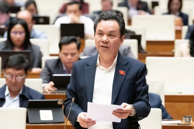 Đại biểu Hoàng Văn Cường (đoàn Hà Nội) cho rằng nên giao TP Hà Nội tự quyết định mức giá bồi thường đất cho các dự án lớn ở thủ đô.