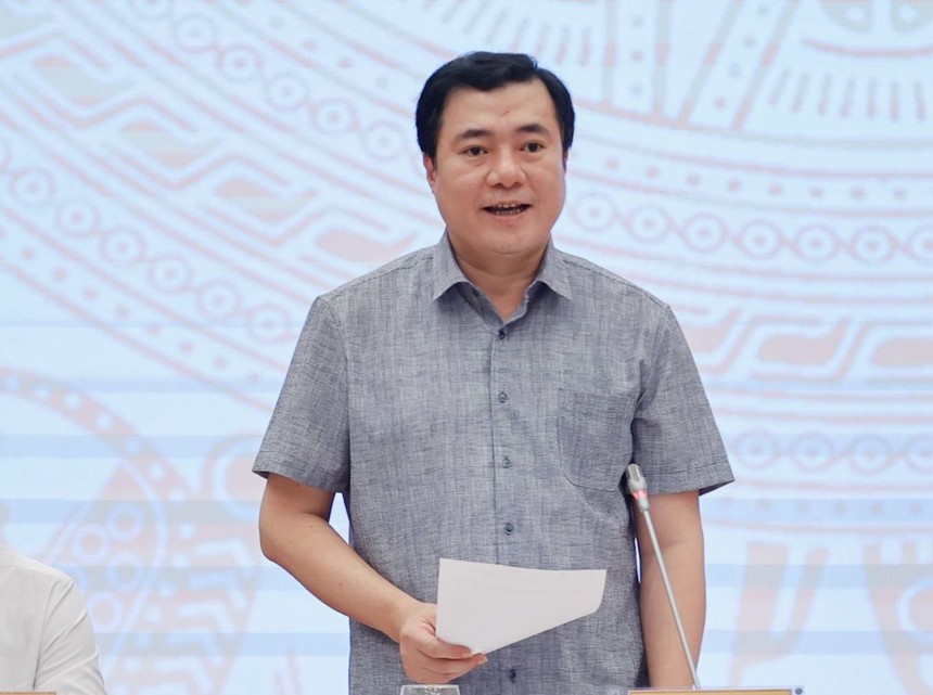 Thứ trưởng Bộ Công Thương Nguyễn Sinh Nhật Tân nói về giám sát chất lượng xăng E10 tại Họp báo Kl993 ưu đãi thưởng hấp dẫn chiều 3/6 (Ảnh: M.M)