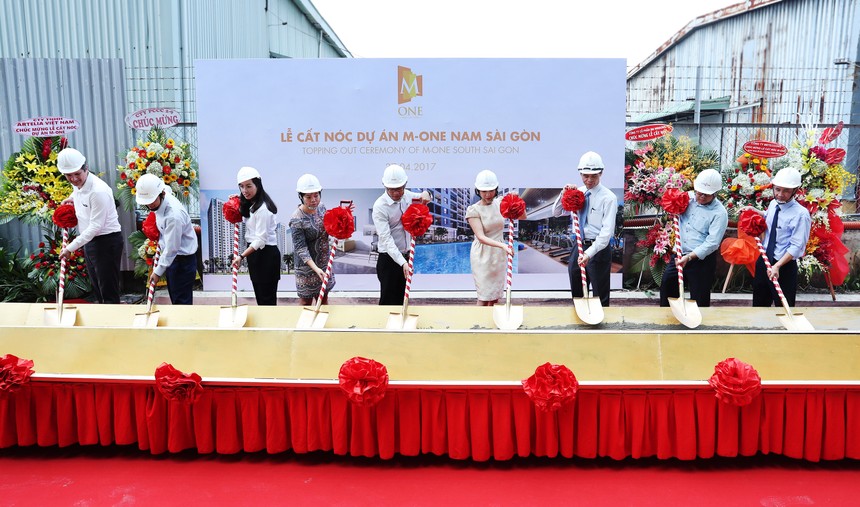 Dự án M-One Nam Sài Gòn chính thức cất nóc