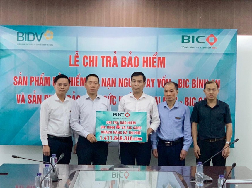 BIC chi trả hơn 1,4 tỷ đồng quyền lợi Kl99kl phiên bản hoạt động cho cán bộ BIDV Hà Giang