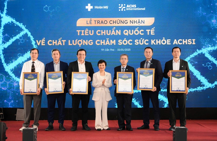Đại diện từ sáu bệnh viện thuộc Kl994 game bài casino hấp dẫn Y khoa Hoàn Mỹ nhận chứng nhận tiêu chuẩn quốc tế về chất lượng chăm sóc sức khỏe ACHSI