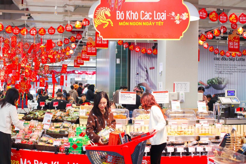 Đa dạng các mặt hàng đặc trưng Tết được giảm giá đến 50%