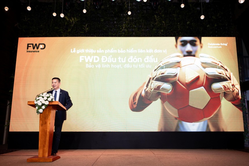 Ông Phương Tiến Minh, Tổng Giám đốc FWD Việt Nam chia sẻ tại buổi ra mắt sản phẩm "FWD Kl99ok phiên bản mới đón đầu"