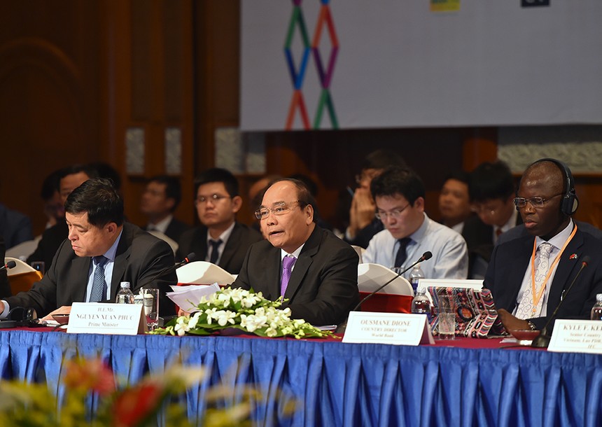 Thủ tướng Nguyễn Xuân Phúc (giữa) dự Diễn đàn Kl991.com World Cup 2026 Chính Thức Việt Nam thường niên 2016
