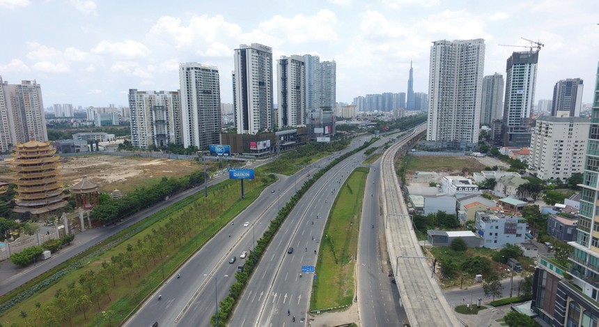 Các công trình Kl99kl ưu đãi độc quyền kéo gần các tỉnh vệ tinh với TP.HCM. Ảnh: Lê Toàn