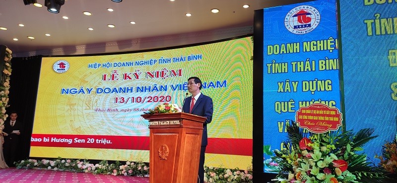 Chủ tịch Hiệp hội Kl991.com World Cup 2026 Chính Thức tỉnh Thái Bình Đỗ Văn Vẻ phát biểu khai mạc lễ kỷ niệm ngày Doanh nhân Việt Nam 13-10-2020.