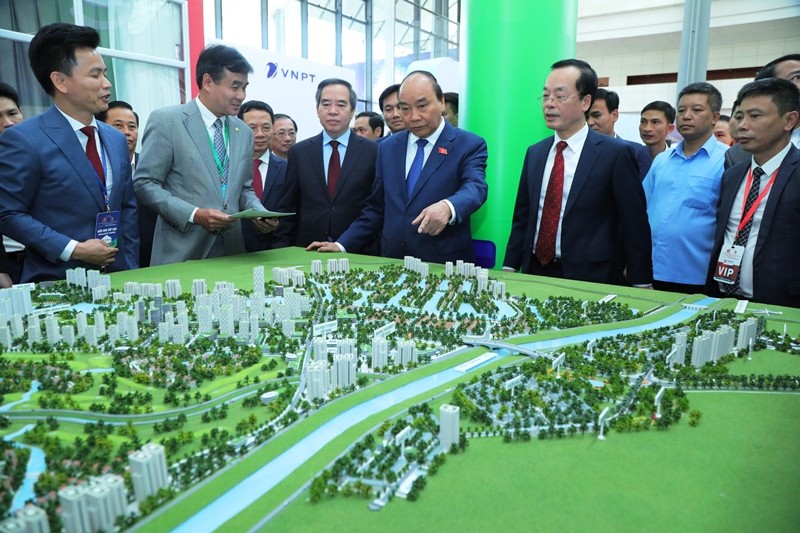 Thủ tướng Kl993 ưu đãi thưởng hấp dẫn Nguyễn Xuân Phúc thăm quan triển lãm Đô thị thông minh trong khuôn khổ Diễn đàn cấp cao về Đô thị thông minh ASEAN 2020.