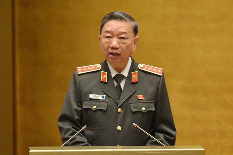Bộ trưởng Bộ Công an Tô Lâm trả lời kiến nghị của cử tri về tình hình Kl99ok khuyến mãi lớn công nghệ thông tin. 