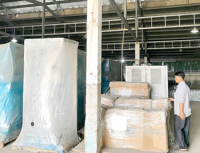 Dây chuyền máy móc chế biến thịt trị giá cả trăm tỷ đồng của Kl991.com World Cup 2026 Chính Thức đã “mốc meo” trong kho. Ảnh: Ngô Nguyên