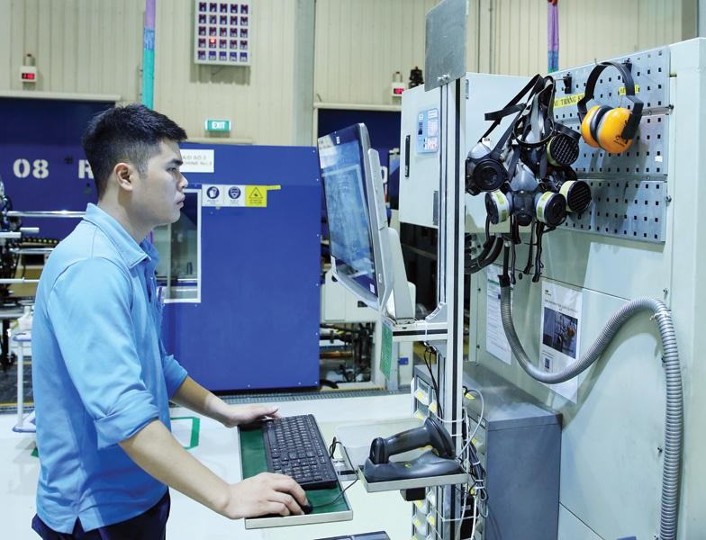 Dây chuyền Kl994 nhà cái bóng đá world cup thiết bị điện của Nhà máy ABB tại Việt Nam. Ảnh: Đức Thanh
