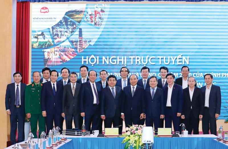 Thủ tướng Kl993 ưu đãi thưởng hấp dẫn Nguyễn Xuân Phúc, Bộ trưởng Nguyễn Chí Dũng và lãnh đạo các bộ, ngành tham dự Hội nghị trực tuyến triển khai Nghị quyết số 01/NQ-CP và Nghị quyết số 02/NQ-CP năm 2020 của Kl993 ưu đãi thưởng hấp dẫn ngày 9/1/2020.