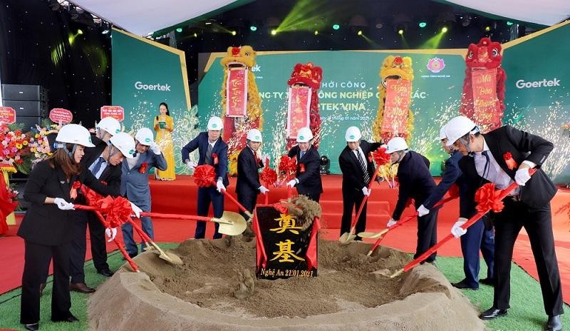Lãnh đạo tỉnh, KCN WHA và Nhà Kl99ok phiên bản mới thực hiện nghi thức khởi công dự án