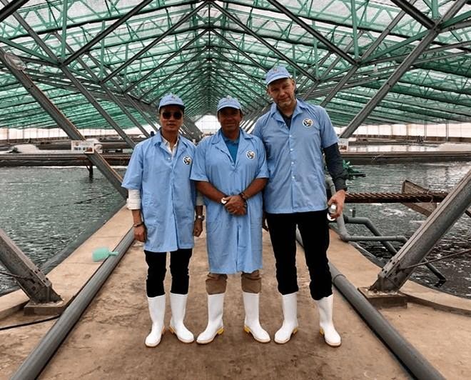 Từ trái sang: Ông Trần Quốc Tuấn, COO Việt Úc; ông Calos Diaz, CEO BioMar và ông Michael Gammelgaard, giám đốc phát triển Kl992 VIP Trang Chủ 2026 toàn cầu BioMar (Nguồn: BioMar).