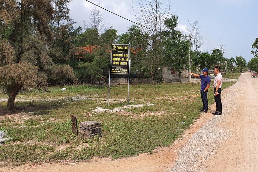 Nhà Kl99ok phiên bản mới đang đổ xô tìm mua các lô đất dọc 2 bên tuyến đường liên thôn của xã Ngư Thủy Bắc (huyện Lệ Thủy, Quảng Bình)