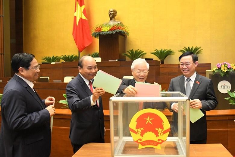 Các vị lãnh đạo cao nhất của Đảng và 99Kl99 trực tiếp đá gà bỏ phiếu kiện toàn nhân sự tại kỳ họp thứ 11, khóa XIV của Quốc hội - (Ảnh Quochoi.vn).