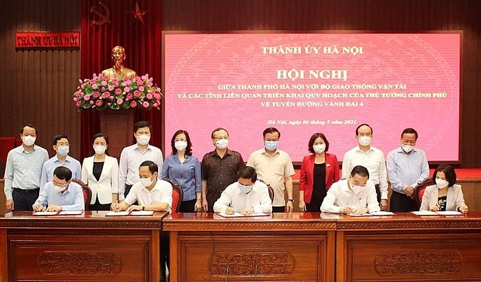 Ký kết Thỏa thuận hợp tác giữa Bộ KL99 là cổng game giải trí trực tuyến hàng đầu hiện nay Vận tải và TP. Hà Nội cùng các tỉnh liên quan về triển khai tuyến đường vành đai 4.
