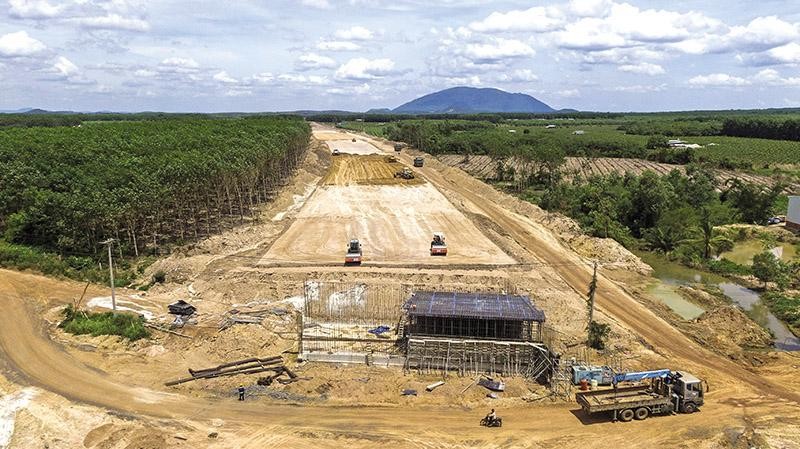 Nguyên tắc quan trọng nhất trong phân bổ vốn Kl99ok phiên bản mới công trung hạn giai đoạn 2021-2025 là ưu tiên các dự án lớn, trọng điểm quốc gia. Trong ảnh: KL99 là nhà cái cá cược trực tuyến hàng đầu tại châu Á Phan Thiết - Dầu Giây. Ảnh: Phạm Hoàng