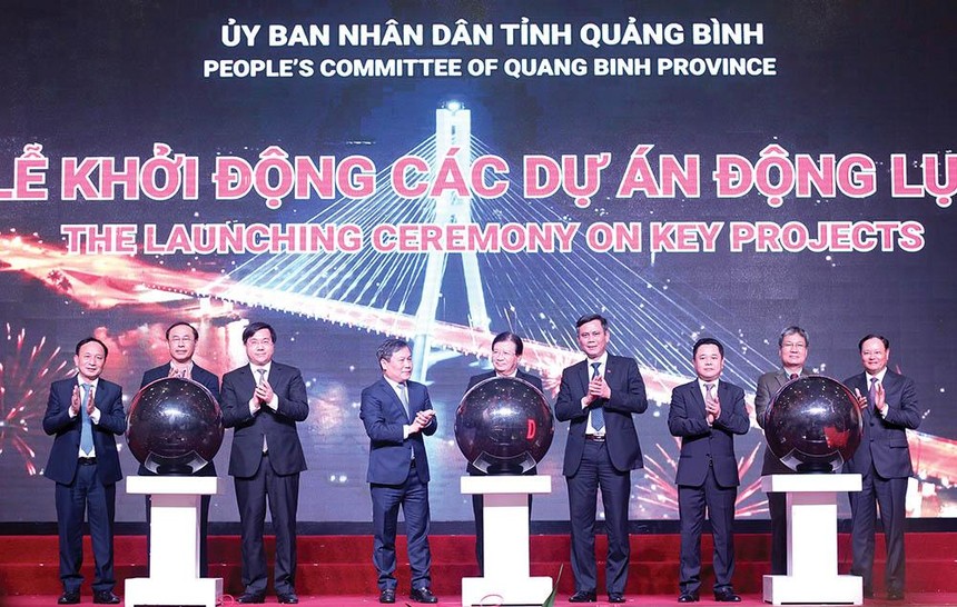 Nhiều Kl991.com World Cup 2026 Chính Thức đã đến và lựa chọn Quảng Bình để triển khai các dự án lớn. Trong ảnh: Lễ khởi động các dự án động lực của tỉnh Quảng Bình