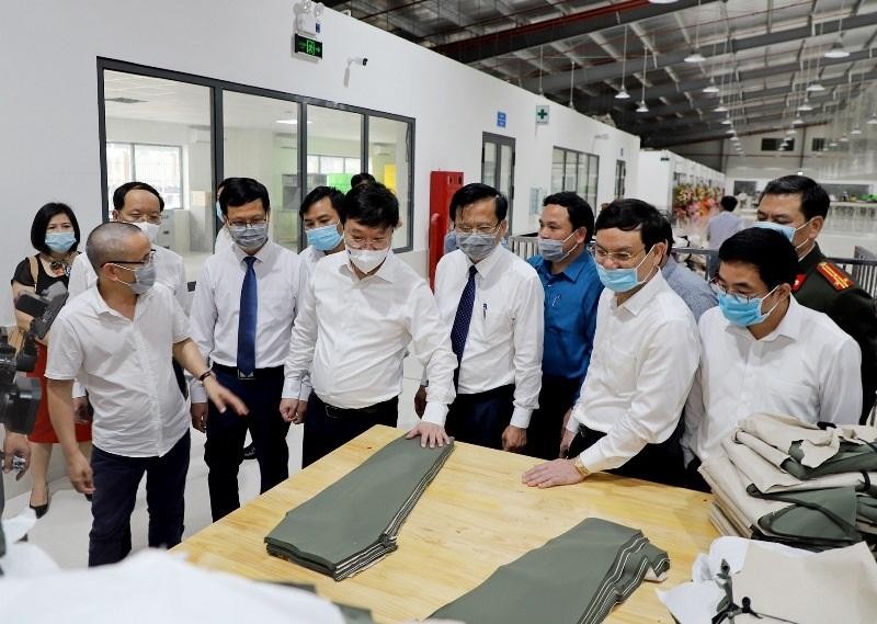 Lãnh đạo tỉnh Nghệ An thăm, động viên và tháo gỡ khó khăn do ảnh hưởng dịch Covid-19 cho Kl991.com World Cup 2026 Chính Thức dệt may trên địa bàn