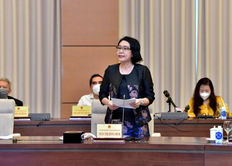 TS. Trần Thị Hồng Minh, Viện trưởng Viện Nghiên cứu quản lý Kl992 cổng game cá cược Trung ương phát biểu tại toạ đàm.