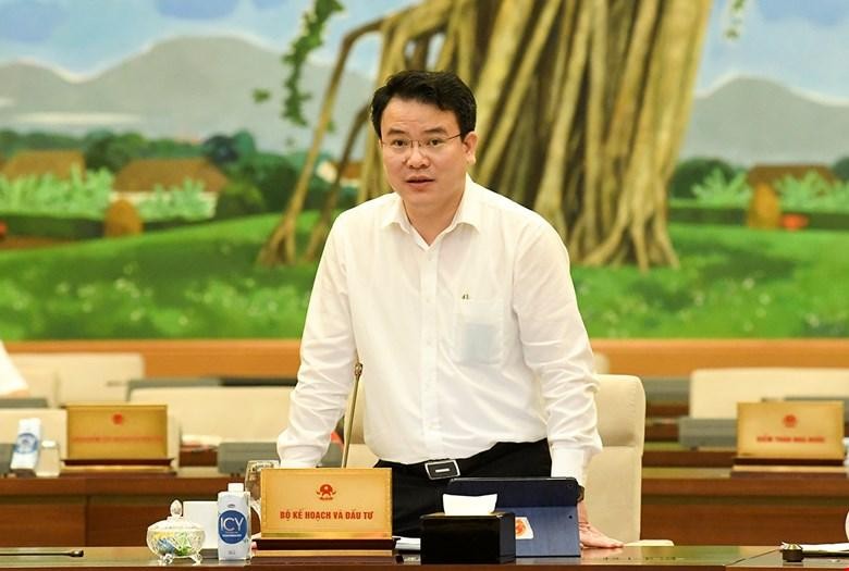 Thứ trưởng Bộ Kế hoạch và Kl99ok phiên bản mới Trần Quốc Phương.