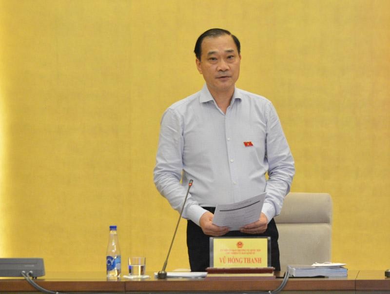 Chủ nhiệm Ủy ban Kl992 cổng game cá cược Vũ Hồng Thanh điều hành phiên họp.