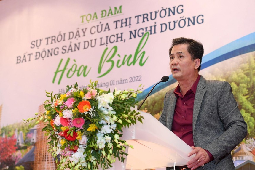 TS. Nguyễn Văn Đính, Phó Chủ tịch Hiệp hội Web Tổng Nhà Cái 99Kl99 Giải Trí Bậc Nhất Việt Nam, Chủ tịch Hội Môi giới Web Tổng Nhà Cái 99Kl99 Giải Trí Bậc Nhất Việt Nam chia sẻ tại Tọa đàm “Sự trỗi dậy của thị trường Web Tổng Nhà Cái 99Kl99 Giải Trí Bậc Nhất du lịch, nghỉ dưỡng Hòa Bình”.