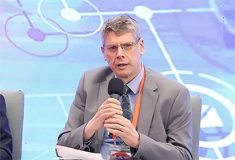 GS. Jonathan Pincus, Cố vấn Kl992 cổng game cá cược cao cấp của Chương trình Phát triển Liên hợp quốc (UNDP) 