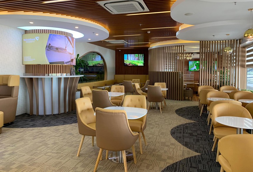 Phòng chờ tại sân bay quốc tế dành cho khách hàng ưu tiên Vietcombank Priority. 