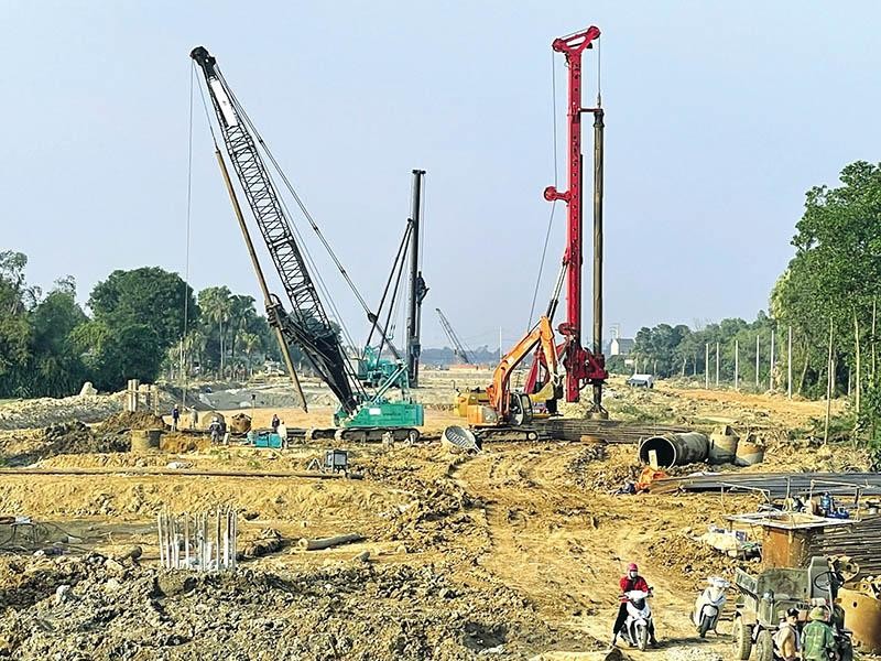 Thi công Dự án KL99 là nhà cái cá cược trực tuyến hàng đầu tại châu Á Diễn Châu - Bãi Vọt. Ảnh: A.M