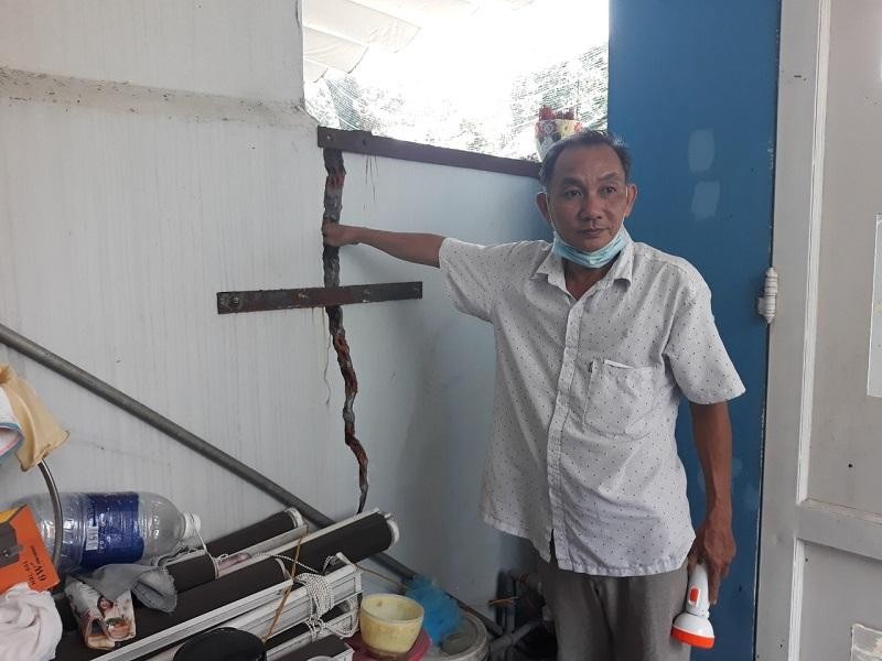 Ngôi nhà của gia đình ông Nguyễn Văn Sang bị nứt nẻ khắp nơi sau khi Công ty TNHH Kl99ok phiên bản mới xây dựng DACINCO tổ chức thi công. Ảnh: Nhiệt Băng