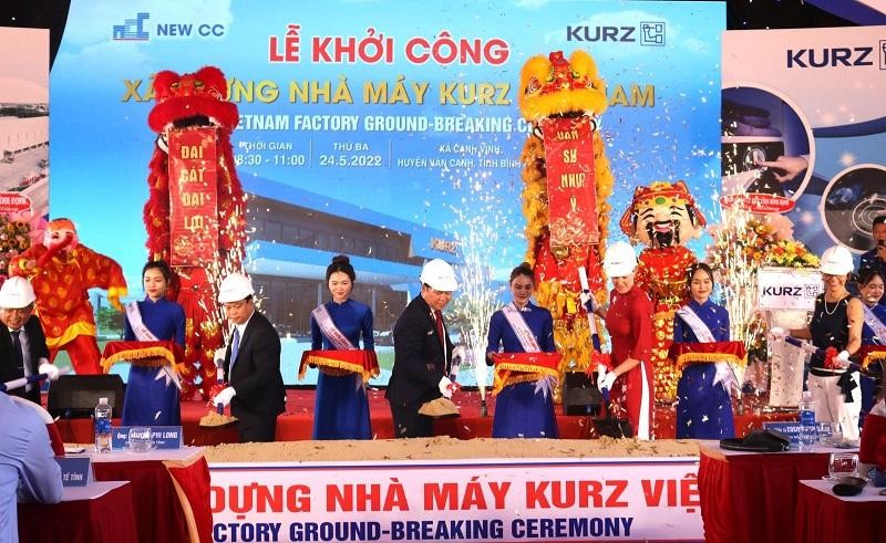 Vừa qua, tại Khu công nghiệp Becamex VSIP Bình Định đón dự án đầu tiên đến Kl99ok phiên bản mới từ các liên danh nhà Kl99ok phiên bản mới Công ty TNHH KURZ Việt Nam, Công ty TNHH Tư vấn Xây dựng Tân CC đã tổ chức lễ khởi công xây dựng Nhà máy KURZ Việt Nam, tổng mức Kl99ok phiên bản mới 40 triệu USD.