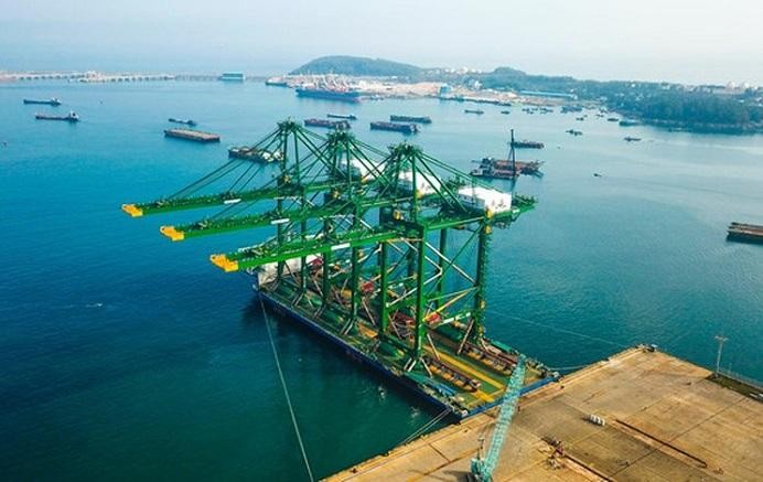 Quảng Trị đang dần hình thành những dự án tỷ USD về lĩnh vực công nghiệp và năng lượng. Vì vậy, địa phương này rất cần có một hệ thống cảng chuyên dụng để phục vụ các dự án này. Trong ảnh là Khu vực cảng chuyên dụng Doosan Vina, Khu Kl992 cổng game cá cược Dung Quất (minh hoạ)
