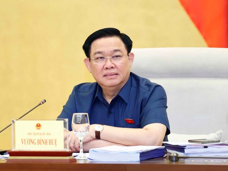 Chủ tịch Quốc hội Vương Đình Huệ phát biểu tại cuộc làm việc.