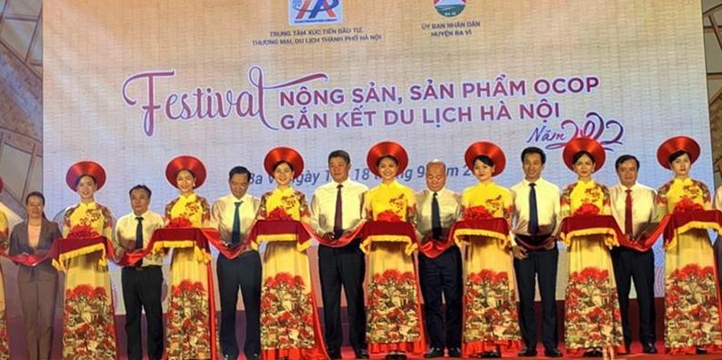 Chương trình Festival nông sản, sản phẩm OCOP gắn kết du lịch Hà Nội tại huyện Ba Vì năm 2022 có quy mô 100 gian hàng.