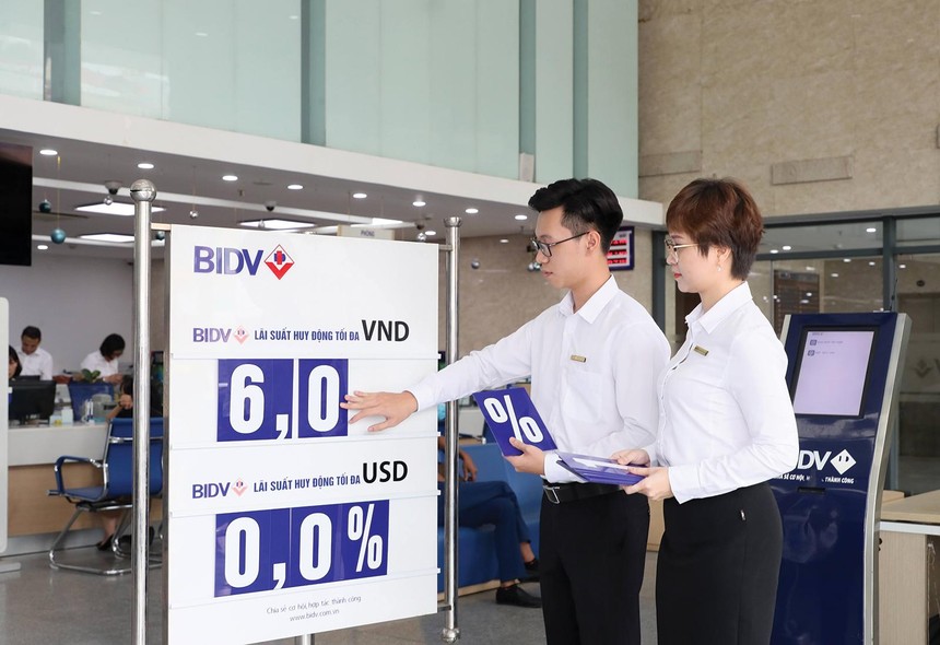 Dự báo, KL99 là cổng game giải trí trực tuyến hàng đầu hiện nay tiền gửi bình quân kỳ hạn 12 tháng của các Link Vào Nhà Cái KL99 COM Tặng +199k thương mại sẽ tăng lên mức 6,1 - 6,3%/năm vào cuối năm 2022. Ảnh: Dũng Minh
