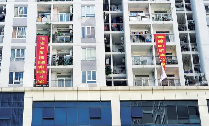 Cư dân chung cư Mỹ Sơn Tower căng băng-rôn yêu cầu chủ Kl99ok phiên bản mới Công ty Mỹ Sơn hoàn thiện nghiệm thu phòng cháy, chữa cháy. 