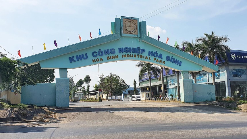 Theo cơ quan thanh tra, tại KCN Hòa Bình (Kon Tum) có nhiều tổ chức sử dụng đất không có giấy chứng nhận Kl99ok phiên bản mới để thực hiện dự án.